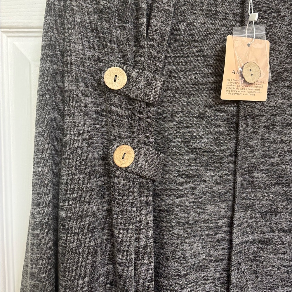 Bloomchic Open-Front Button Detail Sweater Gray Women’s Size 12 NEW - Picture 2 of 6